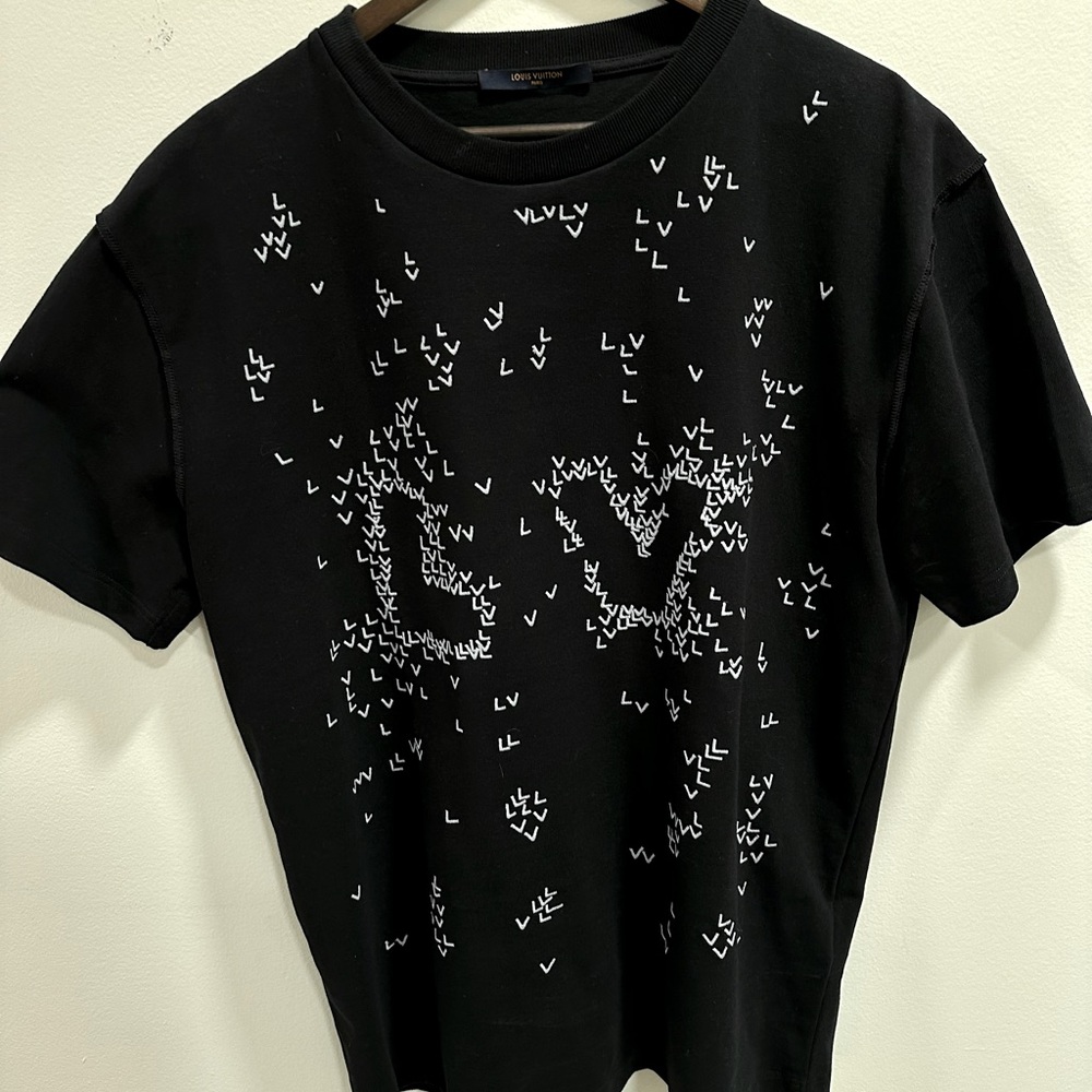 Louis Vuitton LV Spread Embroidery T-Shirt.